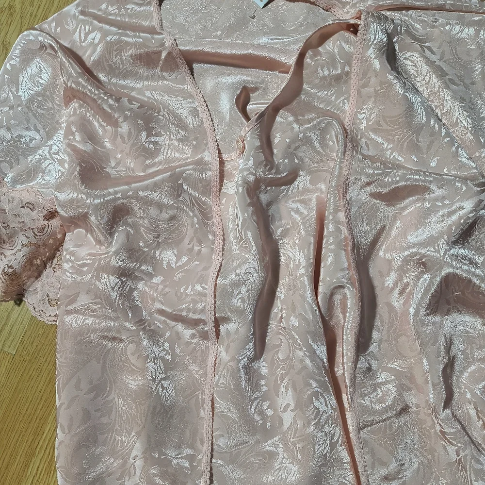 Pastel Pink Cami And Robe - Picture 3 of 5